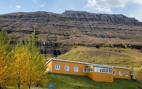 Hafaldan hi Hostel Harbour Building